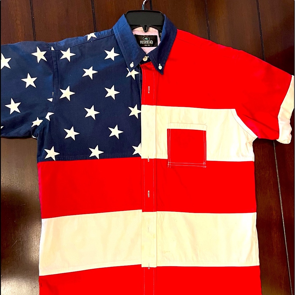 USA flag shirt size medium. Nice shirt!